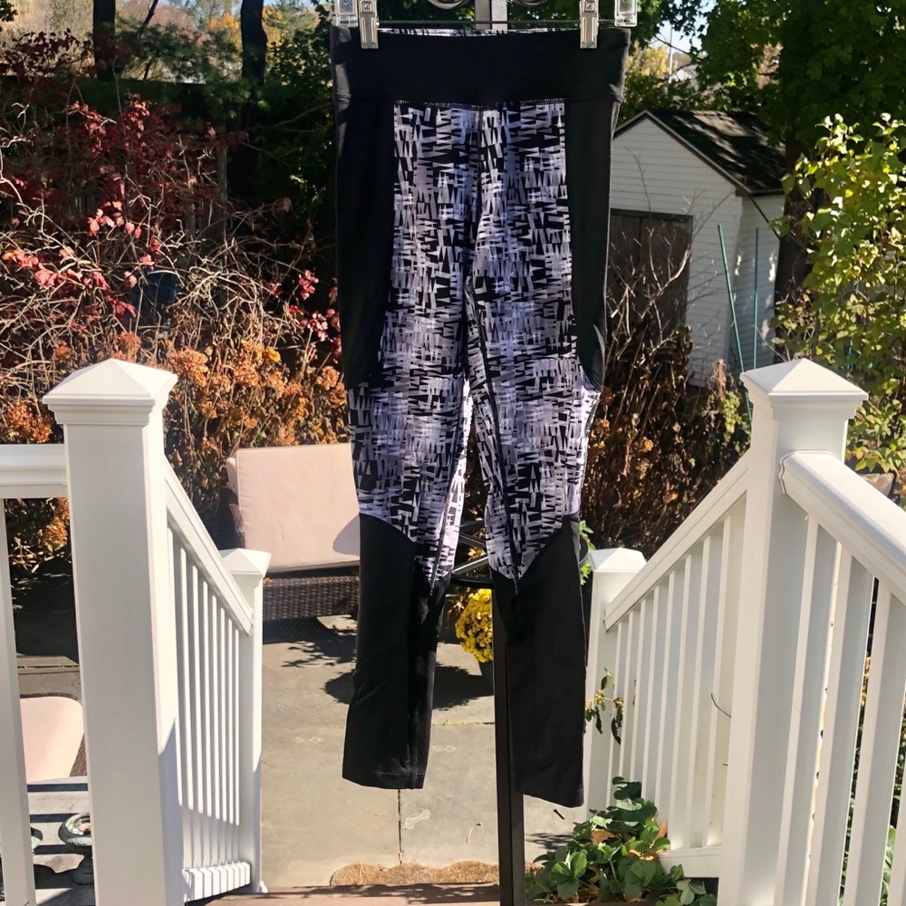 Lou & Grey Athletic Leggings - Picture 6 of 7